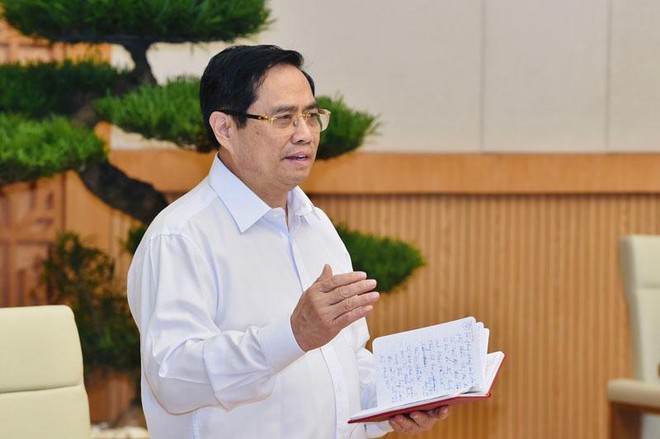 Thủ tướng Phạm Minh Chính yêu cầu căn cứ tình hình cụ thể để xác định thứ tự ưu tiên giữa chống dịch và phát triển kinh tế - xã hội.