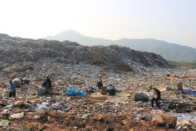 Bãi rác Khánh Sơn, Đà Nẵng ô nhiễm nặng nề trong nhiều năm qua. Ảnh: P.V