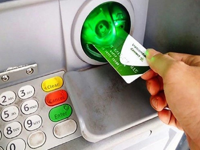 ATM nhả nhiều tiền mệnh giá nhỏ, Vietcombank nói gì? ảnh 1