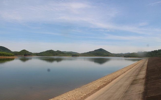 Hồ Vực Mấu, nơi UBND tỉnh Nghệ An vừa có quyết định chấp thuận chủ trương đầu tư một trong hai dự án điện mặt trời ngàn tỷ.