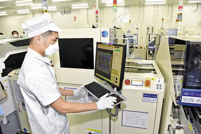 Sản xuất tại một nhà máy của Samsung đang hoạt động rất thành công ở Việt Nam. Ảnh: Trần Hải