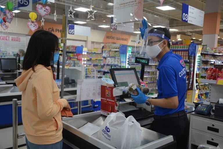 TP.HCM: Nhiều siêu thị phát phiếu hẹn giờ cho khách hàng