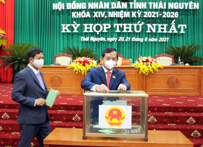 Ông Trịnh Việt Hùng tiếp tục được bầu giữ chức Chủ tịch tỉnh Thái Nguyên