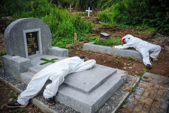 Ca Covid-19 Indonesia liên tục phá kỷ lục, nghĩa trang trên đà “vỡ trận”