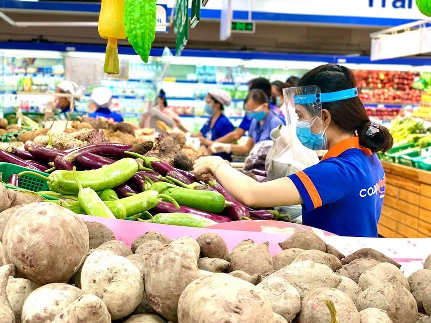 TP.HCM cho phép nhân viên siêu thị, cửa hàng tiện lợi được lưu thông sau 18 giờ