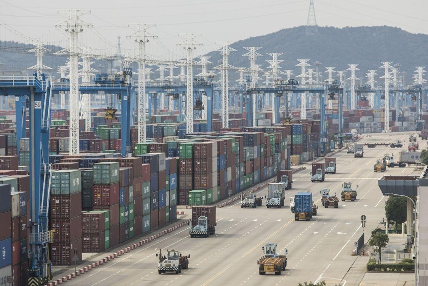 Cảng hàng hoá lớn của Trung Quốc đóng cửa một phần vì biến thể Delta