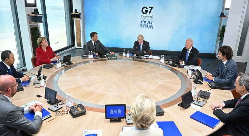Lãnh đạo các nước G7 và khách mời tại buổi khai mạc Hội nghị thượng đỉnh G7 tổ chức ở vùng Cornwall, Anh vào ngày 11/6. Ảnh: AFP