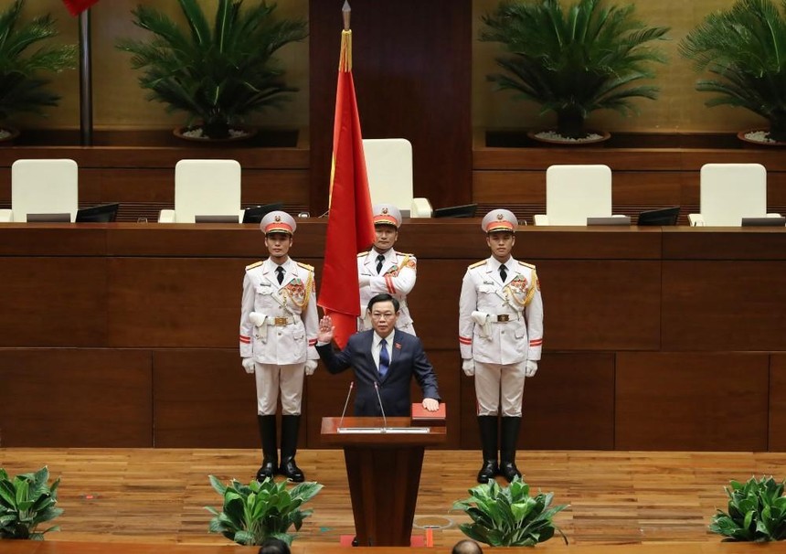 Ông Vương Đình Huệ tái đắc cử Chủ tịch Quốc hội, tuyên thệ nhậm chức
