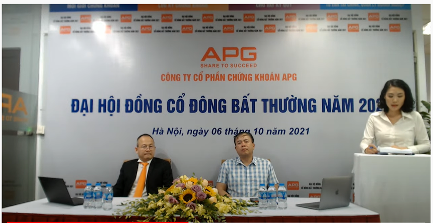 Ông Nguyễn Hồ Hưng Chủ tịch HĐQT APG chủ tọa tổ chức ĐHCĐ bất thường