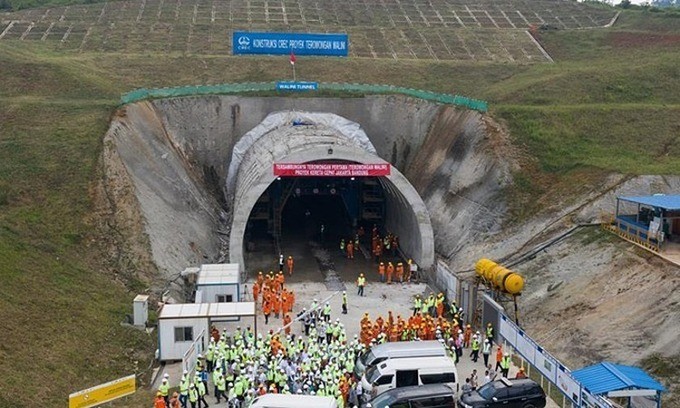 Đường hầm thuộc dự án đường sắt cao tốc Jakarta - Bandung ở Indonesia hồi tháng 5/2019. Ảnh:Xinhua.