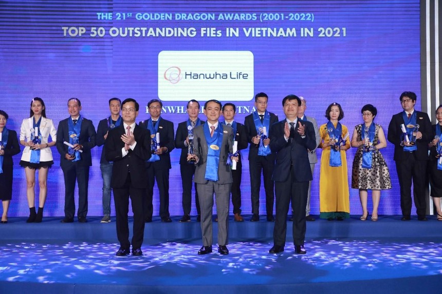 Hanwha Life Việt Nam nhận Giải thưởng Rồng vàng lần thứ 8