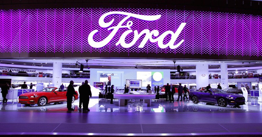 Bất chấp cảnh báo của ông Trump, CEO Ford vẫn đưa sản xuất ra nước ngoài