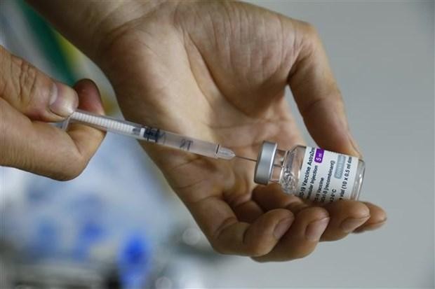 Tiêm vaccine ngừa COVID-19 ở Tuyên Quang. (Ảnh: Nam Sương/TTXVN).