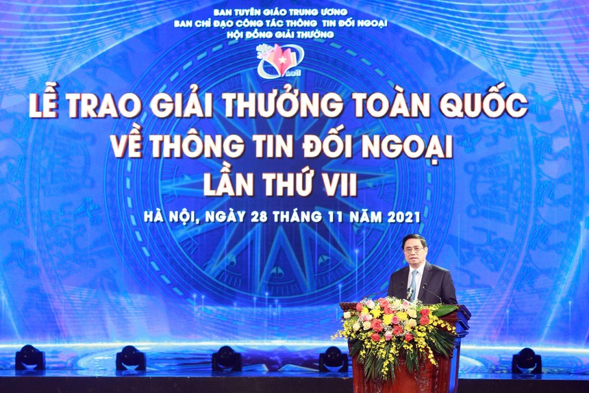 Thủ tướng Chính phủ Phạm Minh Chính phát biểu tại Lễ trao Giải thưởng toàn quốc về thông tin đối ngoại lần thứ VII. (Ảnh: Chí Cường).