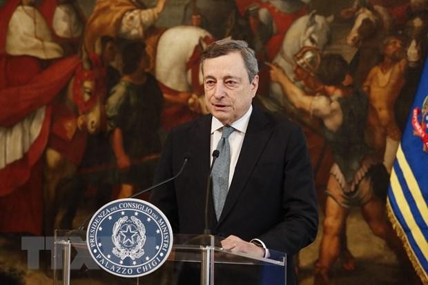 Thủ tướng Italy Mario Draghi phát biểu trong cuộc họp báo tại Rome, ngày 24/2/2022. (Ảnh: AFP/TTXVN).
