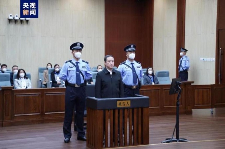 Cựu Bộ trưởng Tư pháp Trung Quốc Phó Chính Hoa tại phiên xét xử ngày 22.9 (Ảnh: CCTV).