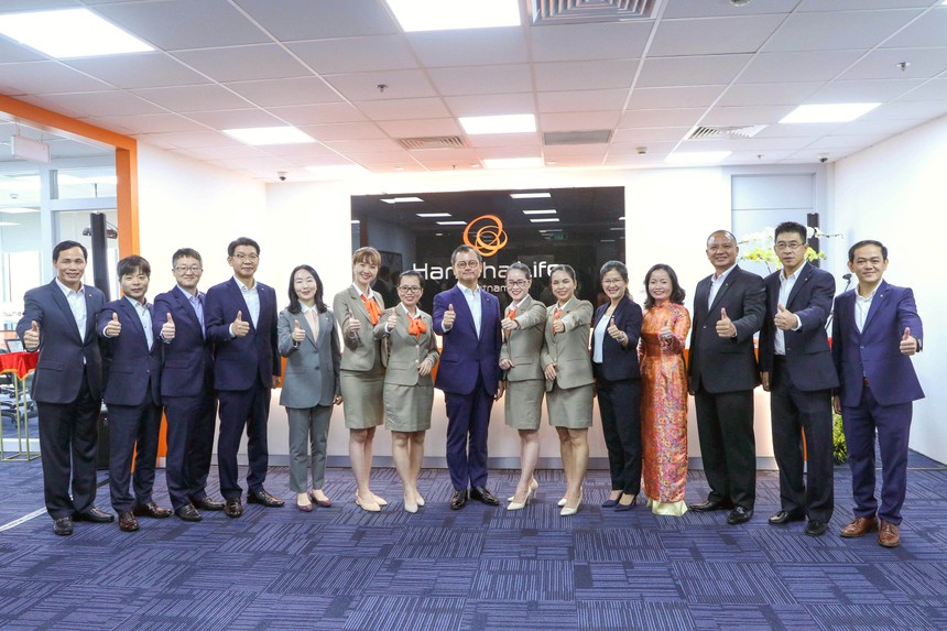 Hanwha Life Việt Nam mở rộng mạng lưới dịch vụ khách hàng