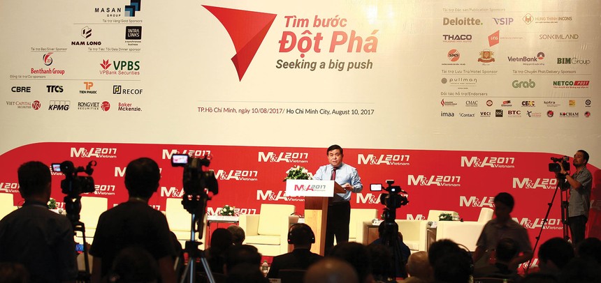 Bộ trưởng Bộ Kế hoạch và Đầu tư Nguyễn Chí Dũng phát biểu tại diễn đàn