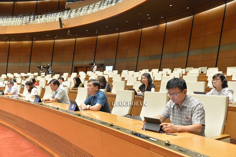 Các đại biểu Quốc hội thảo luận về việc tiếp tục miễn thuế sử dụng đất nông nghiệp sáng 25/5/2020