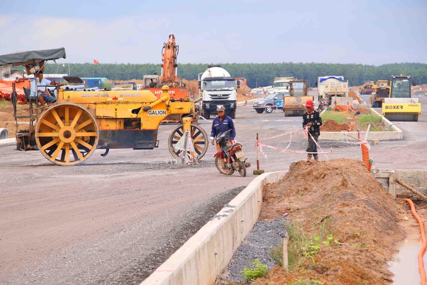 Khu tái định cư Lộc An - Bình Sơn hiện đang được thi công xây dựng có khả năng đáp ứng nhu cầu đất tái định cư cho người dân vùng dự án Sân bay Long Thành