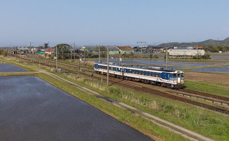 Hai toa xe loại Kiha48 từng được JR East khai thác trên tuyến Uzen - Mizusawa. (Ảnh: Internet).