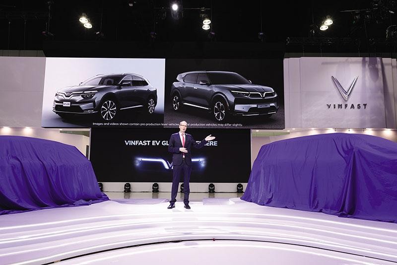 VinFast ra mắt 2 mẫu xe mới VF e35 và VF e36 tại Los Angeles Motor Show (Mỹ).