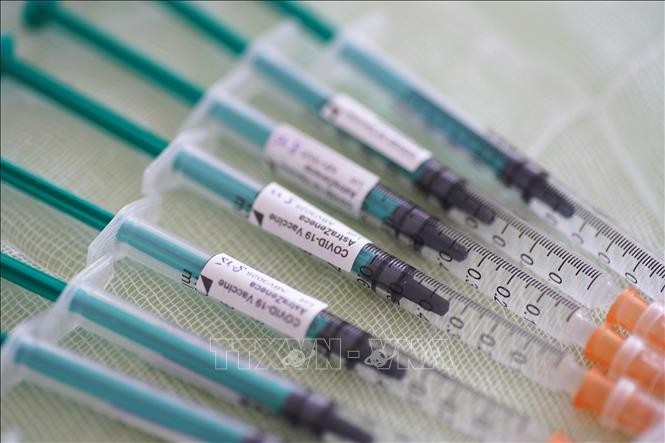 Tiêm mũi tăng cường bằng vaccine của AstraZeneca tạo phản ứng miễn dịch mạnh Tiêm mũi tăng cường bằng vaccine của AstraZeneca tạo phản ứng miễn dịch mạnh