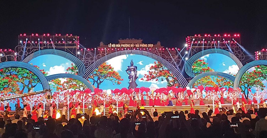 Lễ hội Hoa phượng đỏ Hải Phòng đã trở thành thương hiệu của thành phố cảng Ảnh: Thanh Sơn