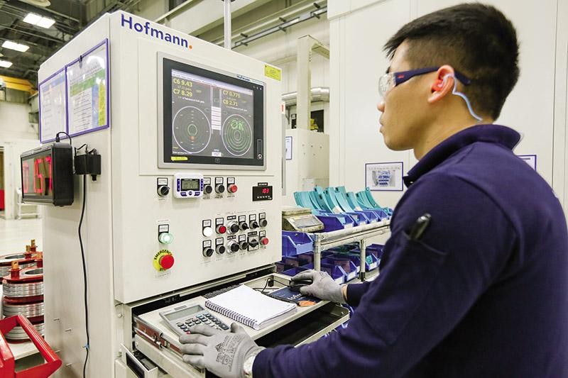 Nhà máy của GE Energy tại Hải Phòng sản xuất các linh kiện cho máy phát điện và tua-bin của GE. Ảnh: Đức Thanh