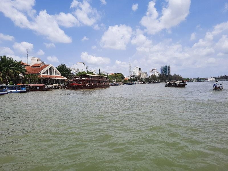 Bến Ninh Kiều nhìn từ sông Cần Thơ